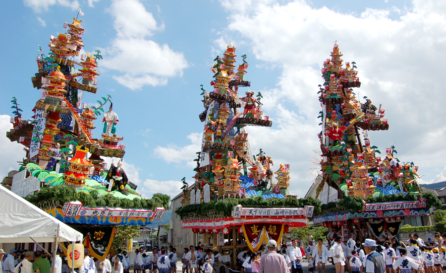 唐津で行われる「祇園祭」は250年以上の歴史を持つ夏祭りです